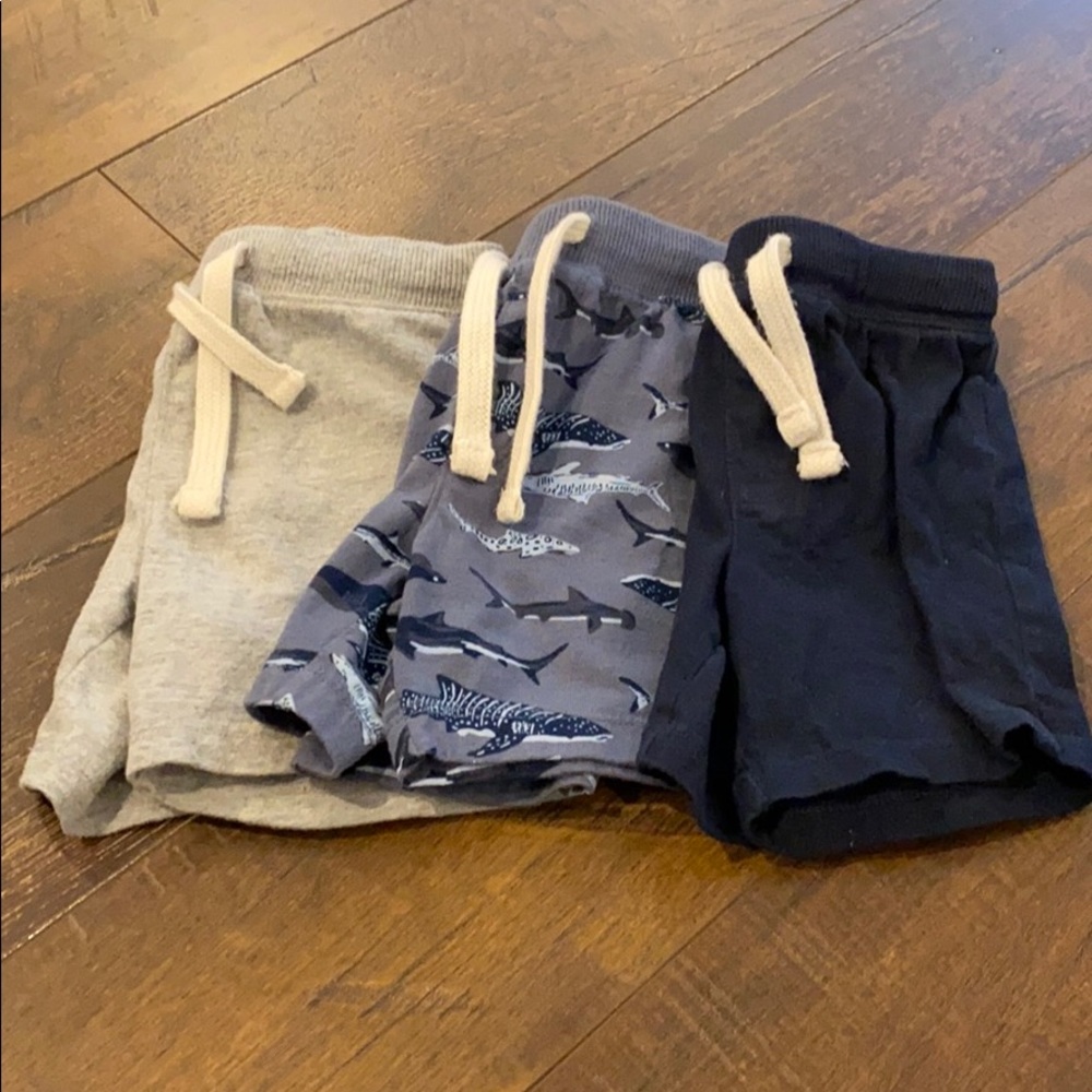 Boys Old Navy shorts - 3 pairs